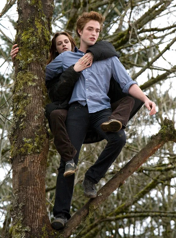 Deana Newcomb/Summit Kristen Stewart and Robert Pattinson in Twilight