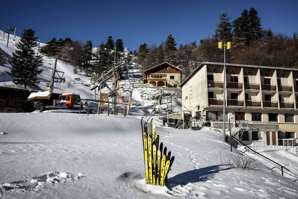 A ski lift at the former resort of Ceuze 2000 in Manteyer, on January 19, 2023. Picture: Jeff Pachoud/ AFP via Getty Images