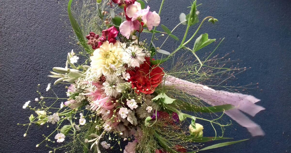 Artist appears in court after failing to preserve and frame Cork bride’s wedding bouquet