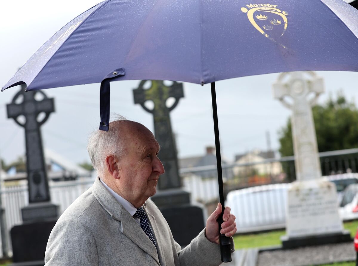 Former secretary of the Cork GAA County Board Frank Murphy arriving at the church for Seán Ó Sé's funeral. Picture: Jim Coughlan