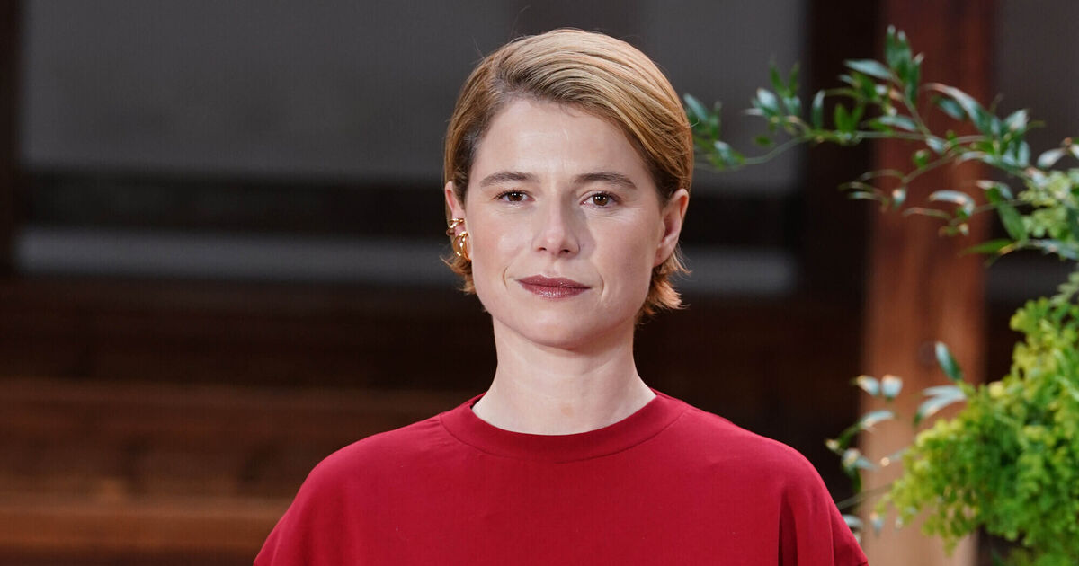 Jessie Buckley ‘honoured’ by Oscar nomination and addresses Paul Mescal snub - Irish Examiner