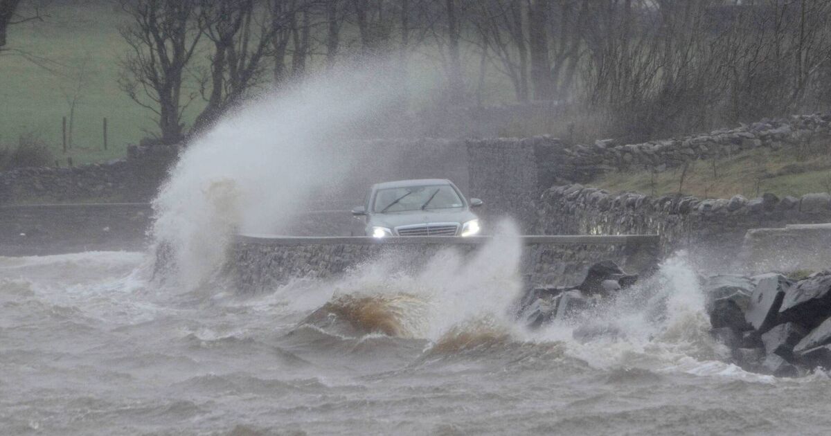 Met Éireann issues yellow wind warning for Cork as Strom Chandra approaches 