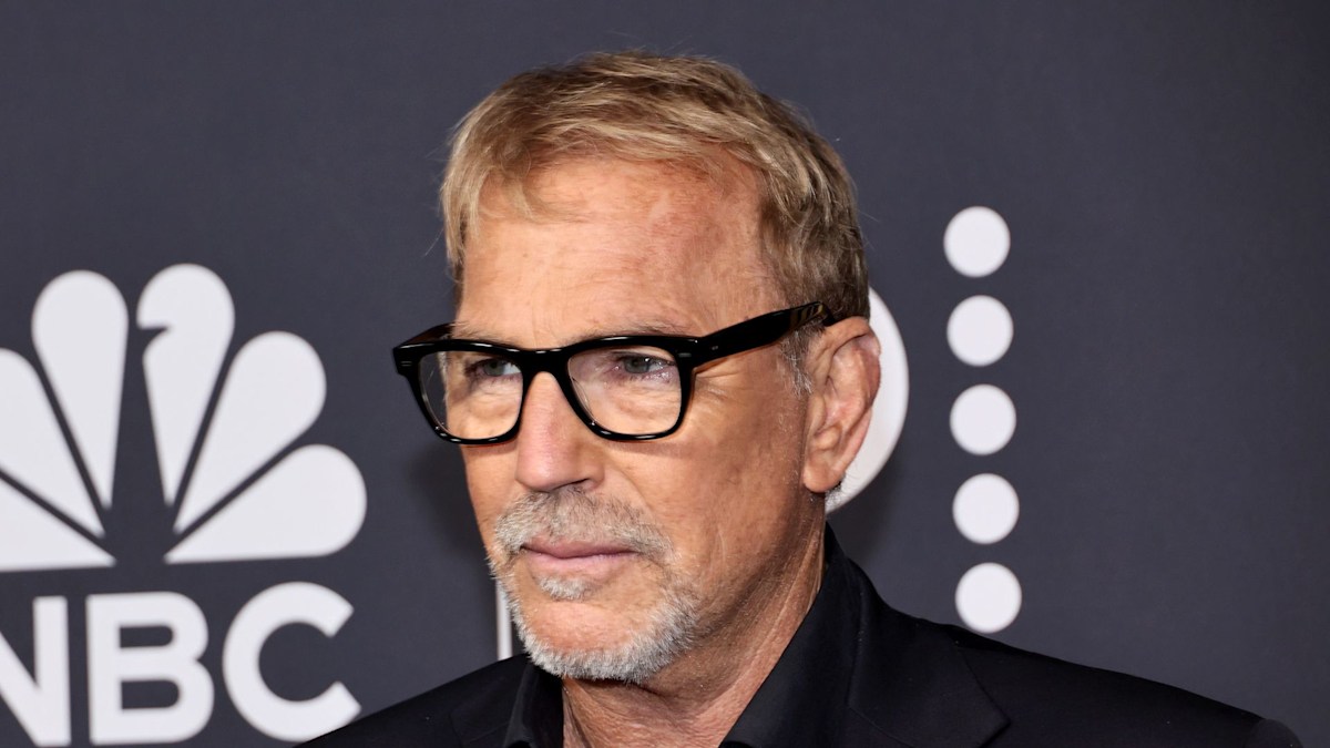 Kevin Costner looks ruggedly handsome in latest red carpet appearance