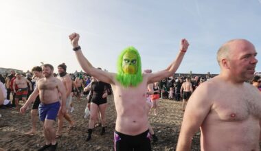 Intrepid sea swimmers across island of Ireland start year with chilly dip – The Irish Times
