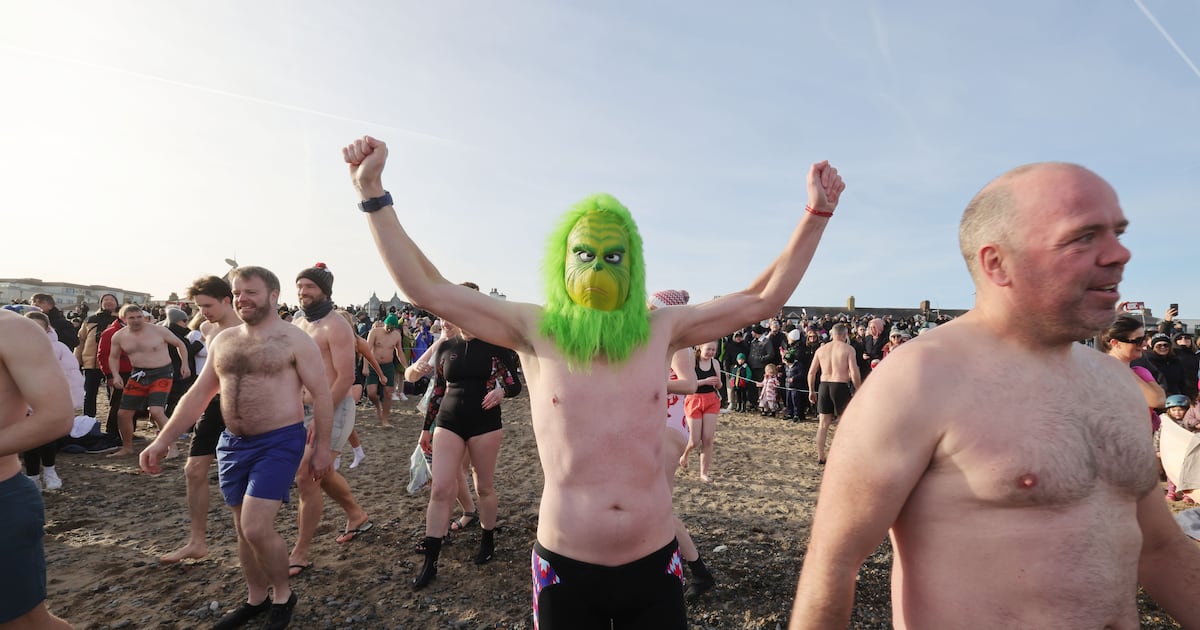 Intrepid sea swimmers across island of Ireland start year with chilly dip – The Irish Times