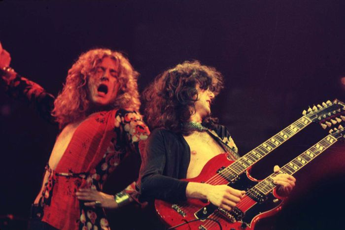 Led Zeppelin in Concert at Chicago Stadium - 1-20-1975