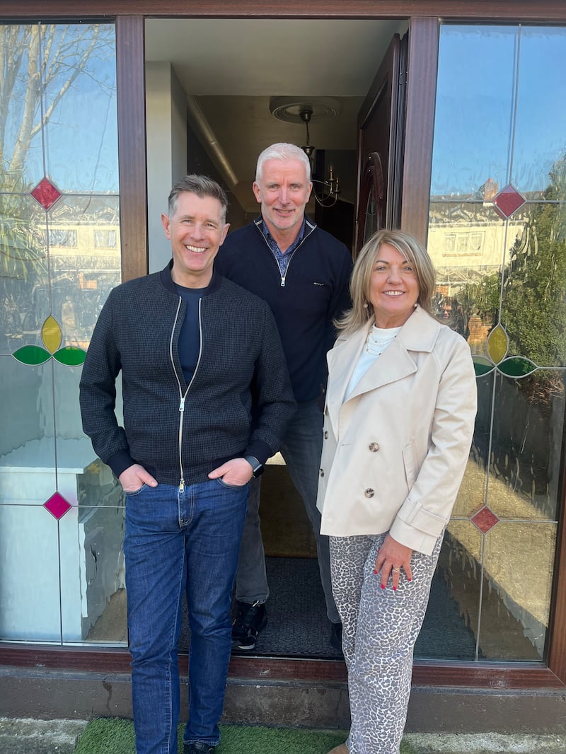 Deirdre and Kieran Kelly with Dermot Bannon on 
RTÉ show Room to Improve