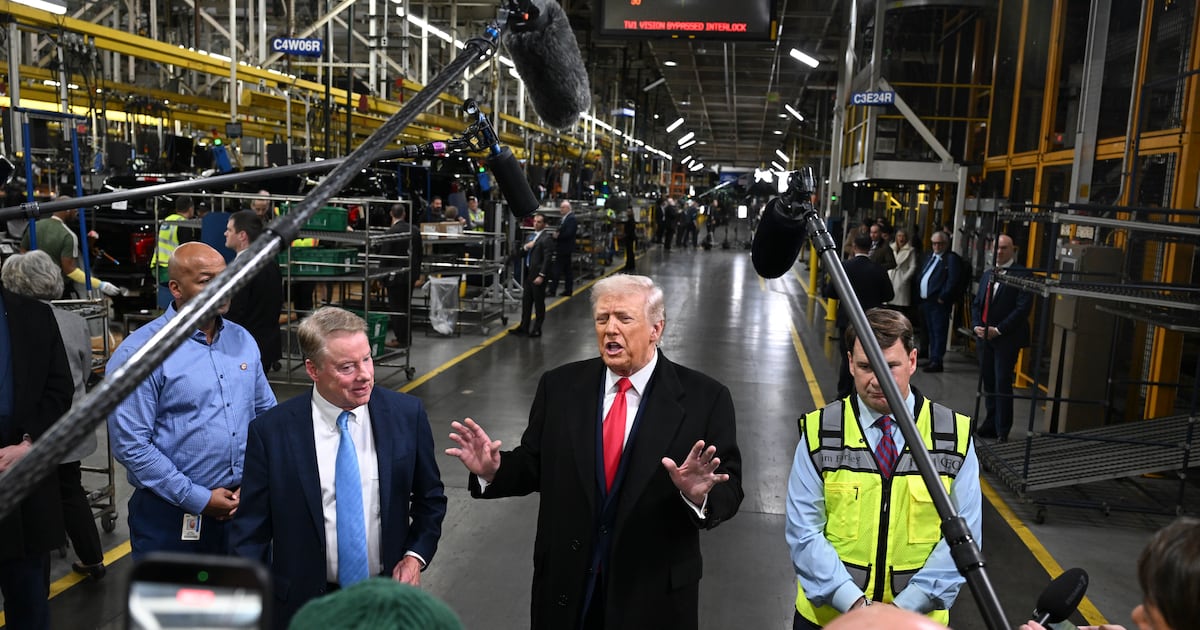 Suspended Michigan worker who heckled Trump gets outpouring of donations – The Irish Times