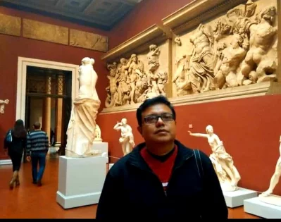 Writer at one of the Pushkin Museum galleries. Photo: Dhaka Tribune