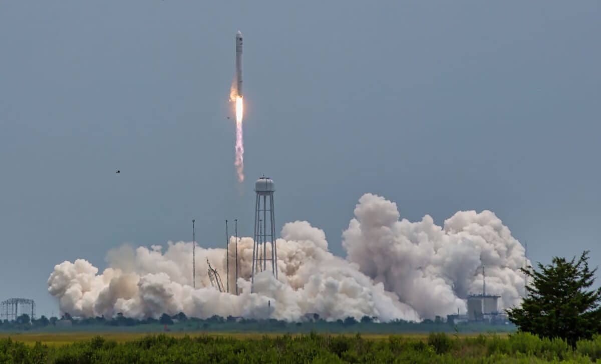 Another 25 Satellites Here’s What Spacex Just Did While You Were Sleeping