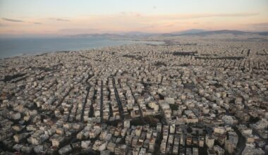 Excessive cost of housing | eKathimerini.com