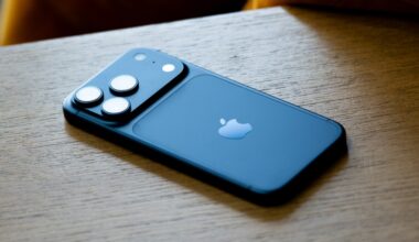 Apple aims to keep iPhone 18 price flat in face of RAM shortage, Kuo says