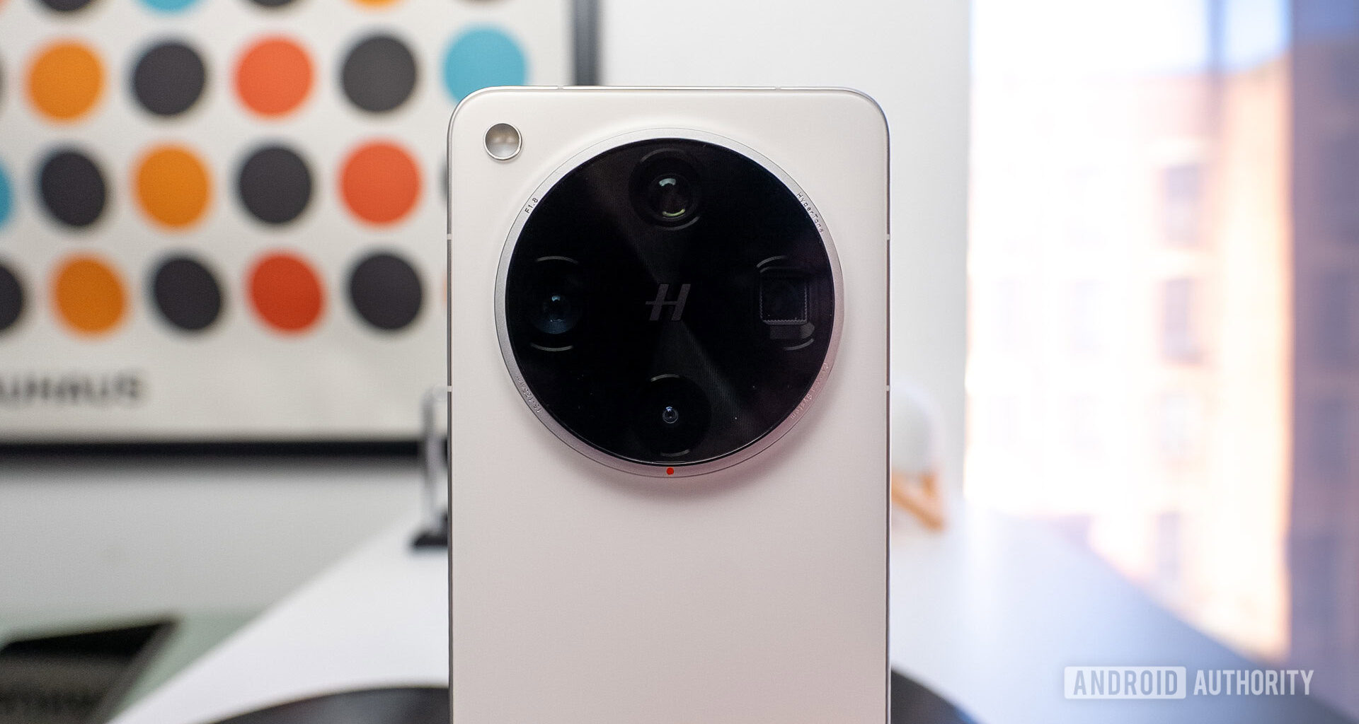 Find X8 Ultra Camera Close Up