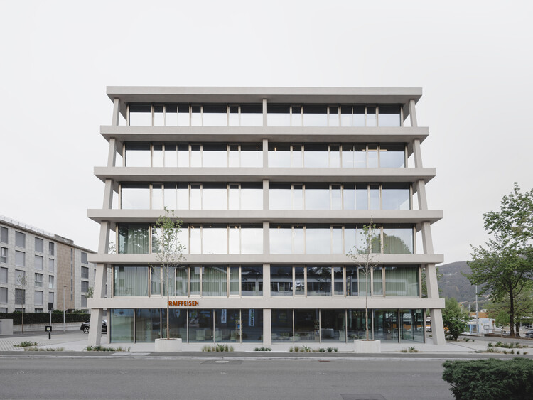 Raiffeisen Bank, Savosa / celoria Architects - Image 1 of 30