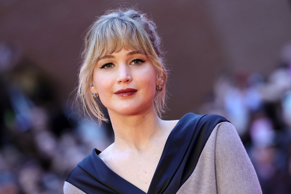 Jennifer Lawrence reveals ‘15-minute rule’ that keeps her marriage alive - The Independent