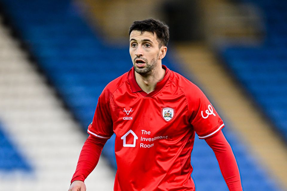 Neil Farrugia is set to leave Barnsley for Dundee United