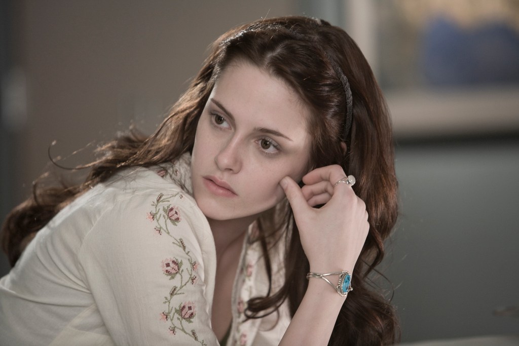 Kristen Stewart Expresses Interest In Directing A 'Twilight' Remake