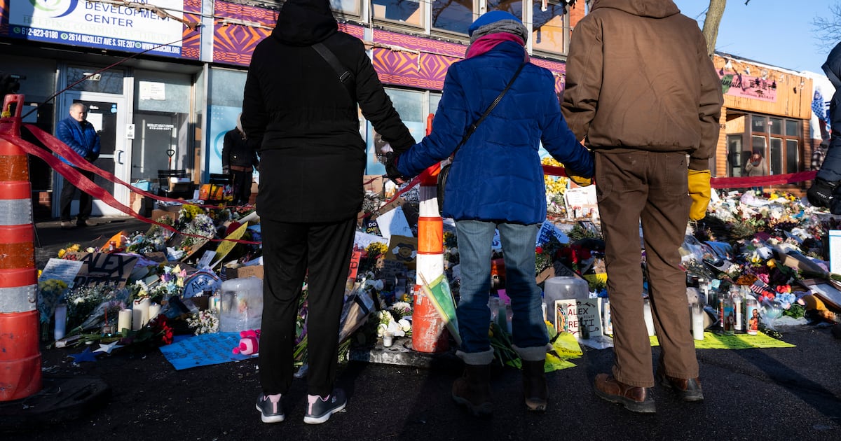 Federal agents who shot Alex Pretti in Minneapolis placed on leave – The Irish Times