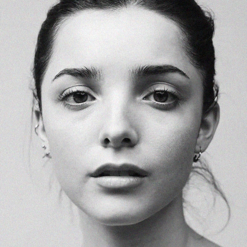 In 2026, you can see Jessica Reynolds opposite Éanna Hardwicke in David Turpin’s highly anticipated drama Ancestors