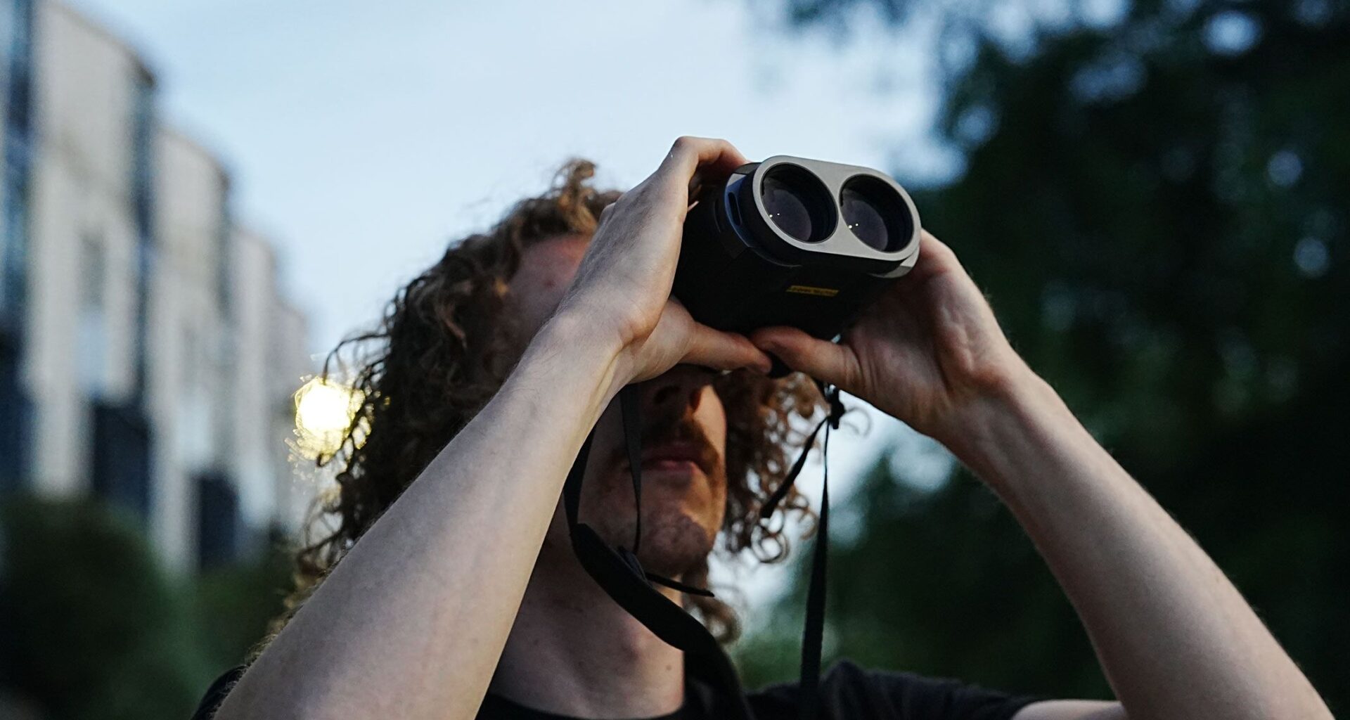 Are image-stabilized binoculars good for stargazing?