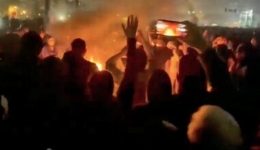 Trump tells Iranians ‘help is on its way’ and urges them to continue protesting – The Irish Times