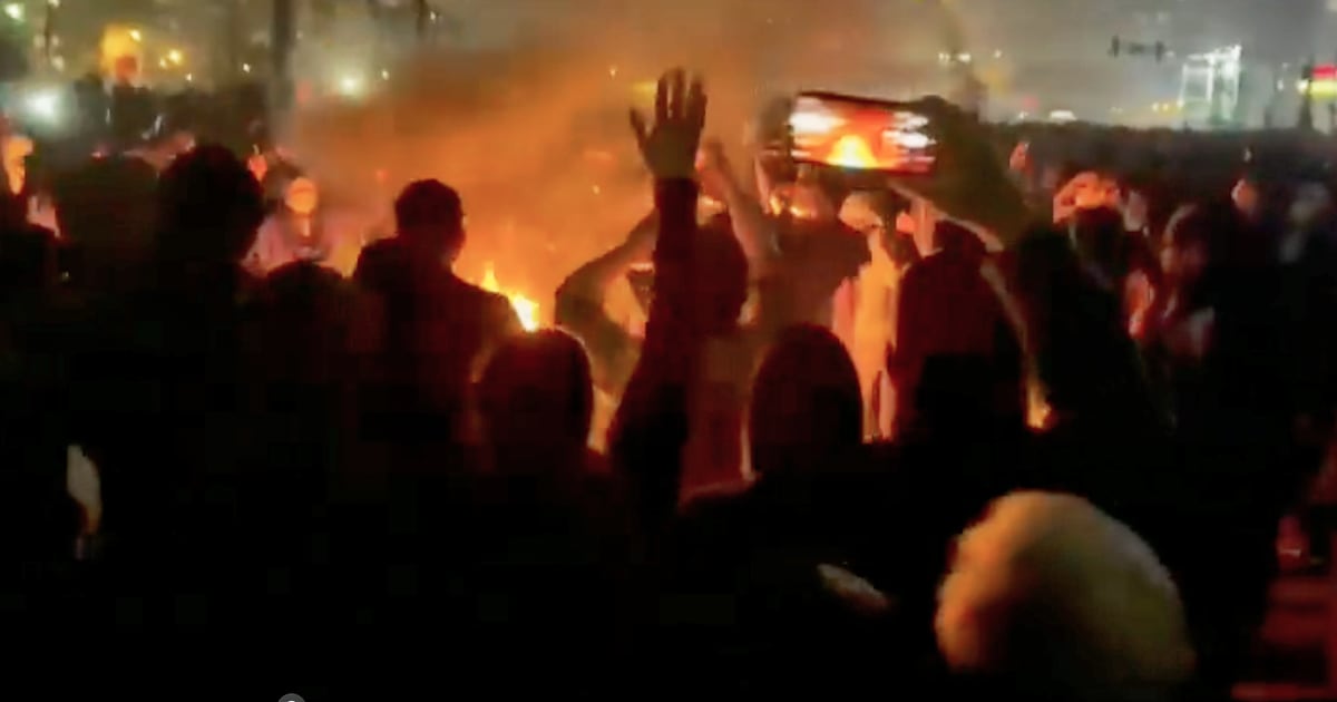 Trump tells Iranians ‘help is on its way’ and urges them to continue protesting – The Irish Times