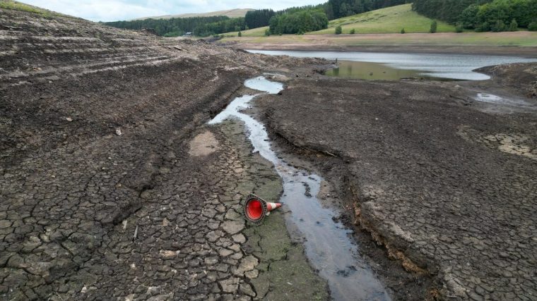 BUXTON, ENGLAND - JULY 16: An aerial view of Errwood reservoir with very low water levels on July 16, 2025 in Buxton, England. Errwood Reservoir provides drinking water for the Stockport area of Manchester, but due to the recent UK heatwaves, the water level has dropped by some five metres. (Photo by Christopher Furlong/Getty Images)