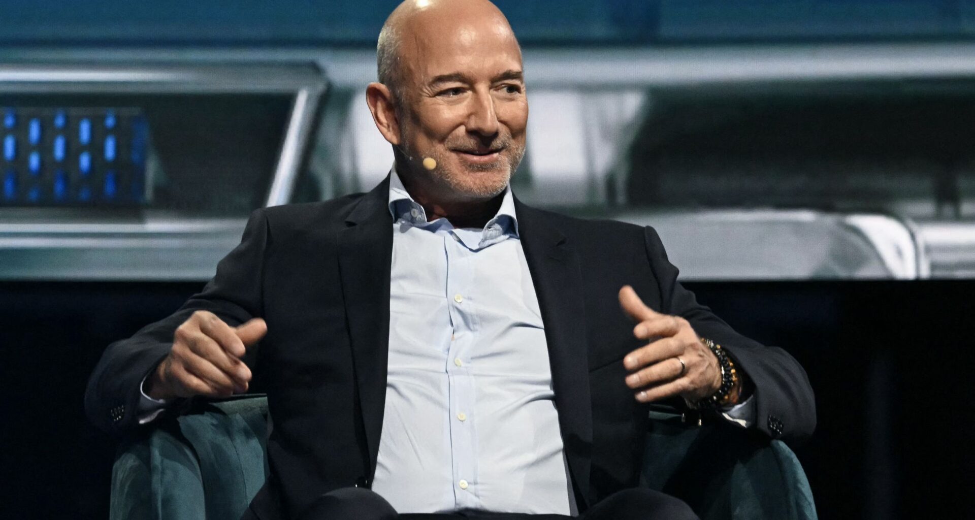 Jeff Bezos said the quiet part out loud — hopes that you'll give up your PC to rent one from the cloud