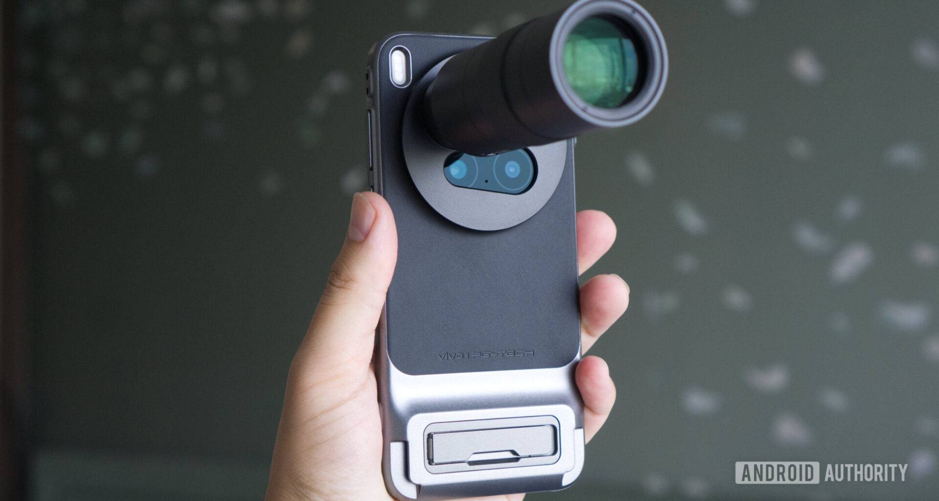 Vivo X300 Pro with telephoto extender