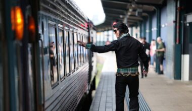 Elvis Presley-themed train departs for Australian tribute festival