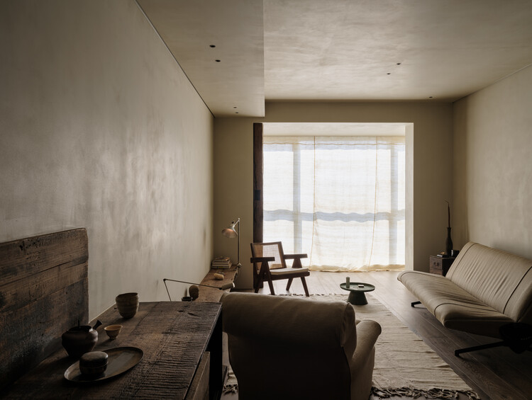 A Young Artist’s Home in Collected Time / Mountain Soil Interior Design - Interior Photography, Living Room, Chair