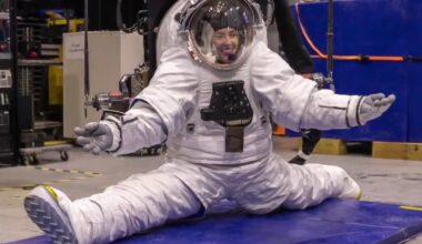 Next-gen lunar spacesuit redefines mobility