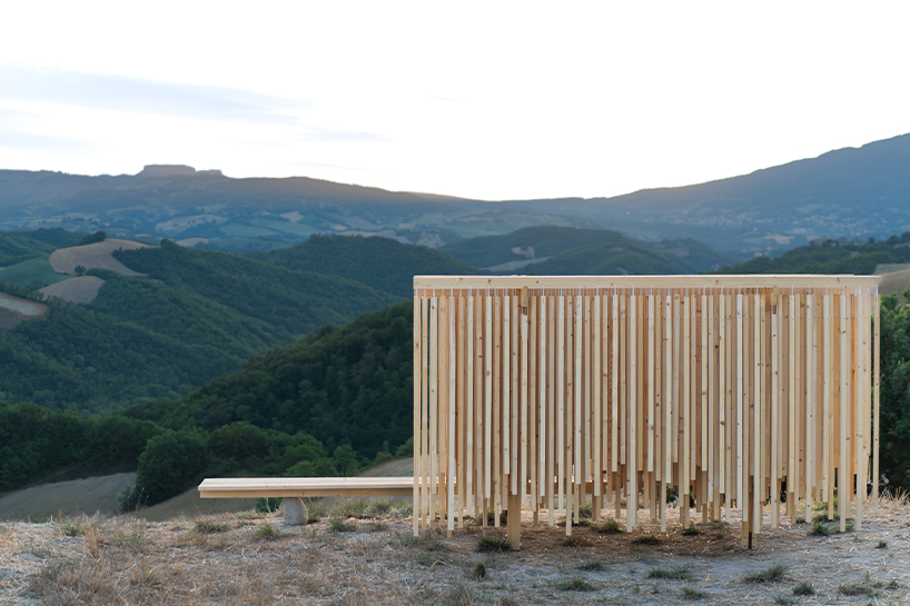 wind activates pavilion’s permeable wooden grid producing layered soundscapes