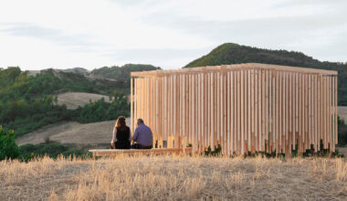 wind activates pavilion’s permeable wooden grid producing layered soundscapes
