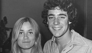 Barry Williams Compares Dating on “The Brady Bunch” to Being on“ Love Island”, Says Maureen McCormick Was 'the Hottest Girl on Television'