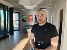 Portraits, main cameras, 1x: Oppo Find X9 Pro - 23mm, f/1.5, ISO 200, 1/200s (4096x3072px) - Honor Magic8 Pro vs. Oppo Find X9 Pro vs. vivo X300 Pro