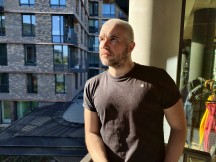 Portraits, main cameras, 1x: vivo X300 Pro - 24mm, f/1.6, ISO 72, 1/626s (4096x3072px) - Honor Magic8 Pro vs. Oppo Find X9 Pro vs. vivo X300 Pro