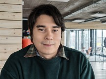 Portraits, main cameras, 2x: Honor Magic8 Pro - 46mm, f/1.6, ISO 100, 1/50s (4096x3072px) - Honor Magic8 Pro vs. Oppo Find X9 Pro vs. vivo X300 Pro