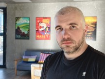 Portraits, main cameras, 2x: vivo X300 Pro - 50mm, f/1.6, ISO 72, 1/127s (4096x3072px) - Honor Magic8 Pro vs. Oppo Find X9 Pro vs. vivo X300 Pro