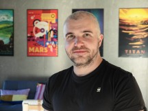 Portraits, telephoto cameras: Honor Magic8 Pro (3.7x) - 85mm, f/2.6, ISO 500, 1/100s (4080x3072px) - Honor Magic8 Pro vs. Oppo Find X9 Pro vs. vivo X300 Pro