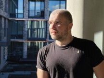 Portraits, telephoto cameras: Oppo Find X9 Pro (3x) - 70mm, f/2.1, ISO 160, 1/200s (4096x3072px) - Honor Magic8 Pro vs. Oppo Find X9 Pro vs. vivo X300 Pro