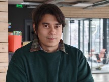 Portraits, telephoto cameras: vivo X300 Pro (3.5x) - 85mm, f/2.7, ISO 1324, 1/50s (4080x3072px) - Honor Magic8 Pro vs. Oppo Find X9 Pro vs. vivo X300 Pro