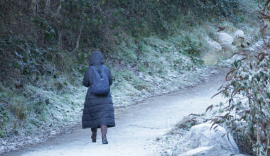 Cold weather to continue today as weather warnings to lift later this morning