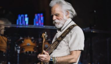Founding member of the Grateful Dead Bob Weir has died aged 78 - The Journal