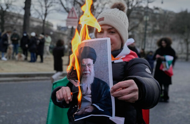 Fears for 500 dead in crackdown as Trump says US considering 'very strong options'