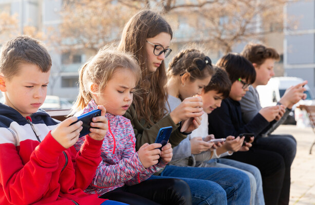 The UK is considering whether to ban social media for under-16s - will Ireland follow suit? - The Journal