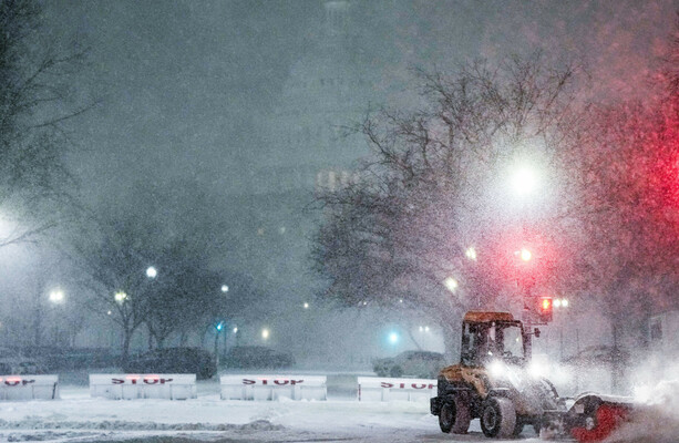 Massive winter storm sweeps across US, bringing ice and blackouts - The Journal