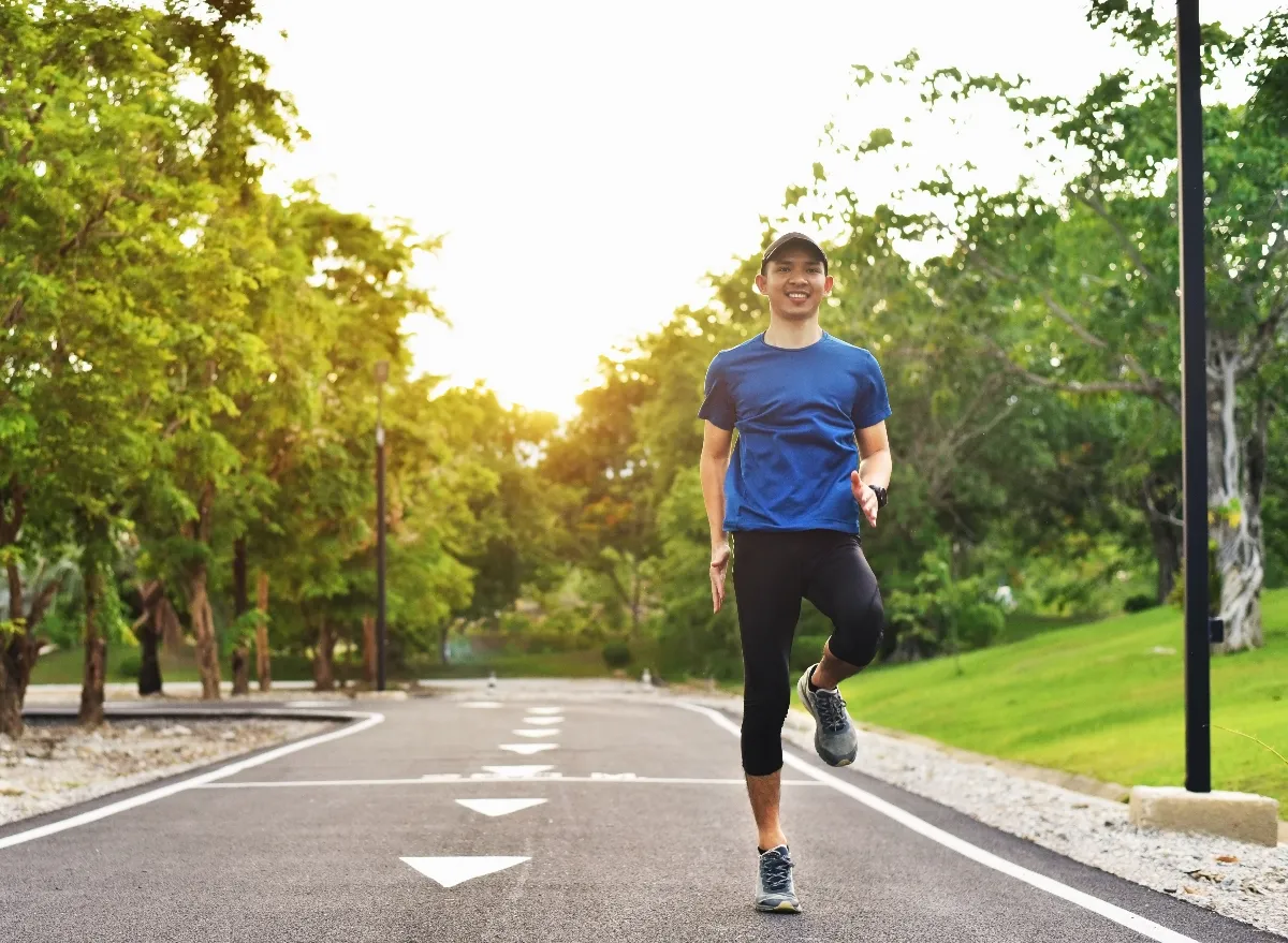 5 Daily Walking Drills That Tighten Your Core After 50