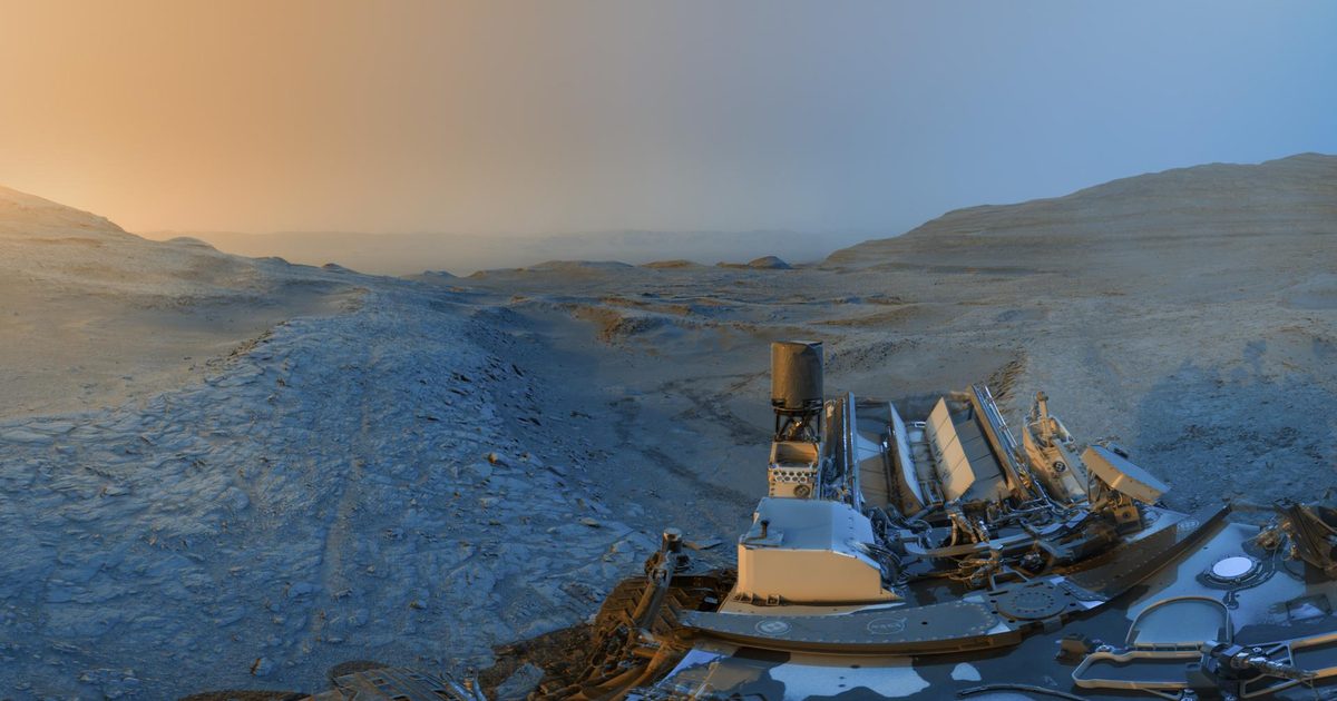 Mars has never looked so serene in this gorgeous image from a NASA rover