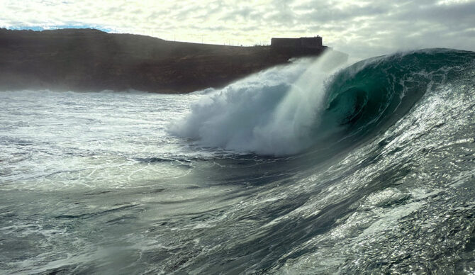 Want to Be a Big Wave Photographer? Here’s What I Had to Learn